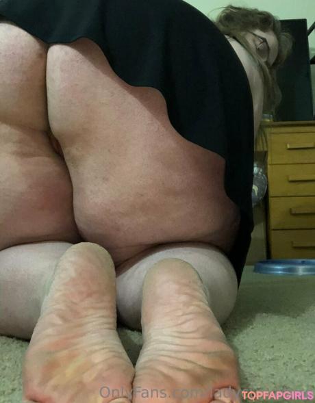Ladykeepsherlegsopen nude leaked OnlyFans pic