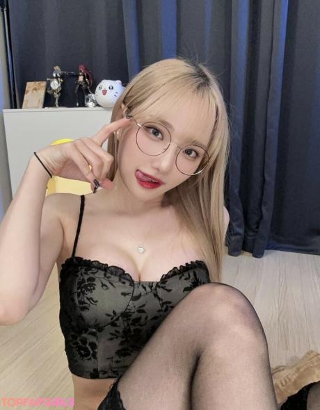 Woojungx4 nude leaked OnlyFans pic