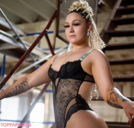 Paris nude leaked OnlyFans pic