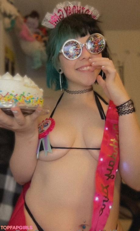 Frazzledflower nude leaked OnlyFans pic