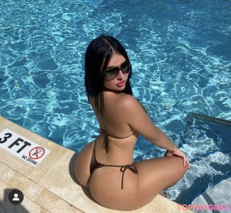 Thicklilmama nude leaked OnlyFans pic
