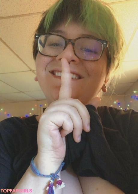 Somethin.g nude leaked OnlyFans pic