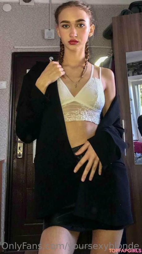 Sexy nude leaked OnlyFans pic