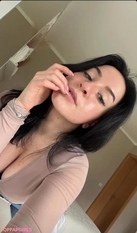 Olivia nude leaked OnlyFans pic