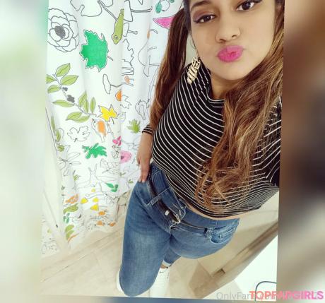 Karolin25 nude leaked OnlyFans pic