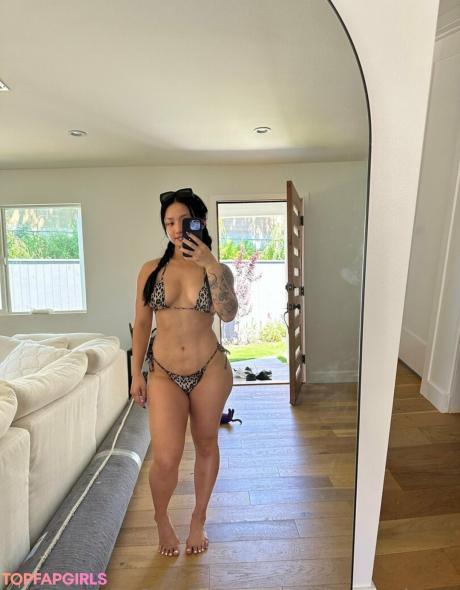 Cattiiieeen nude leaked OnlyFans pic