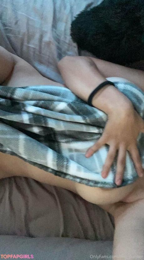 Tiny_punker nude leaked OnlyFans pic