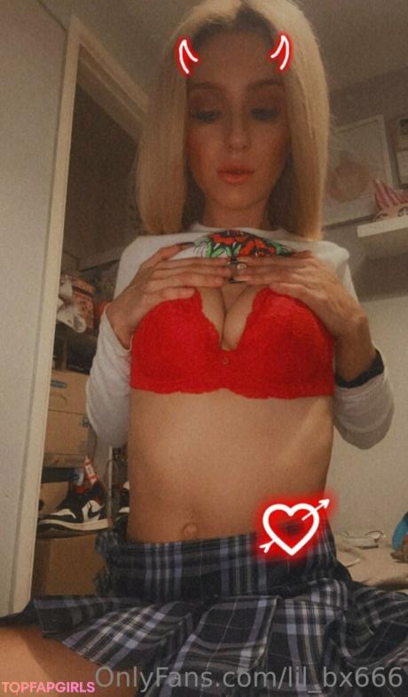 Lil_bx666 nude leaked OnlyFans pic