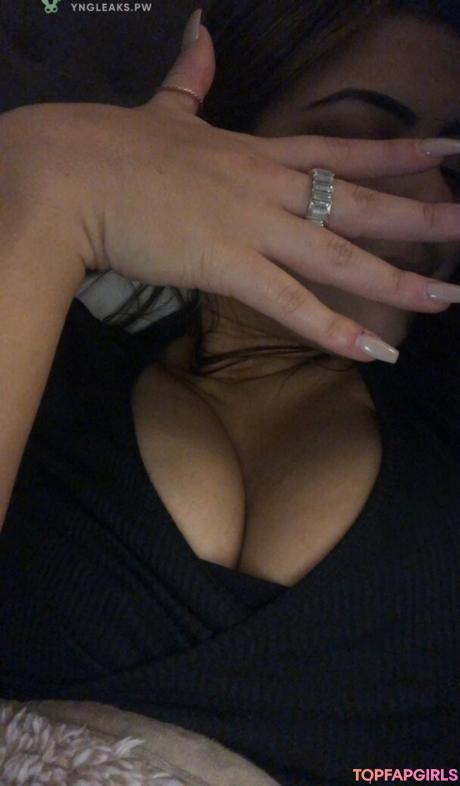 Vicky nude leaked OnlyFans pic