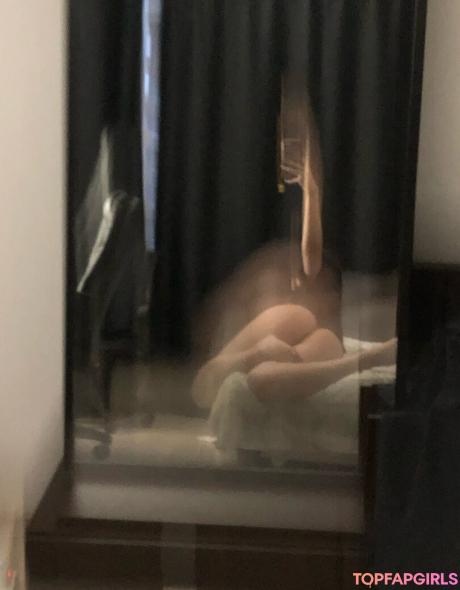 Wisexnja nude leaked OnlyFans pic