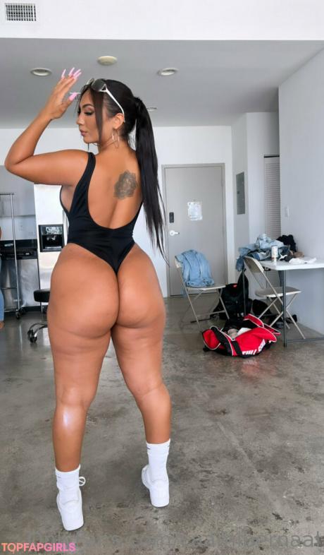 Camila nude leaked OnlyFans pic