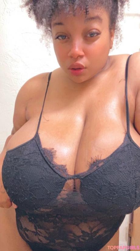 PlusSizeFairy nude leaked OnlyFans pic